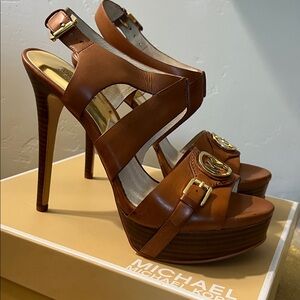 NIB Michael Kors Luggage Candace Platform Sandals